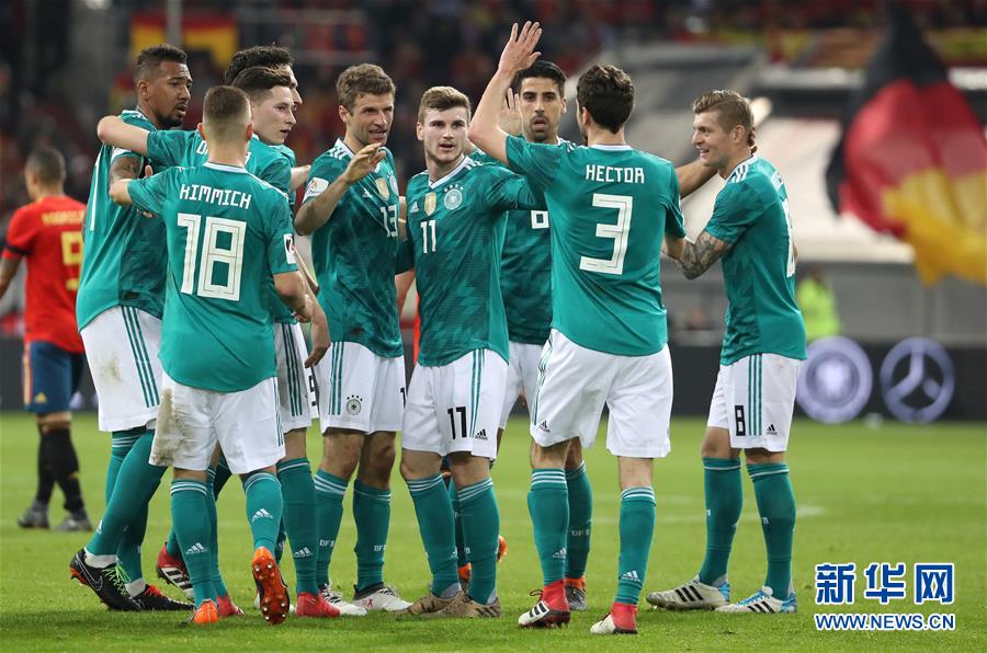 To målvakter misfornøyd med VM-ballen